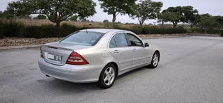 C240 Avantgarde 2.6L V6 Mercedes-Benz
