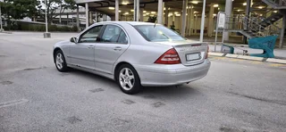 C240 Avantgarde 2.6L V6 Mercedes Benz