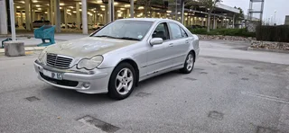 C240 Avantgarde 2.6L V6 Mercedes Benz