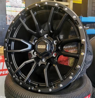 17 inch Bakkie Mags. New..