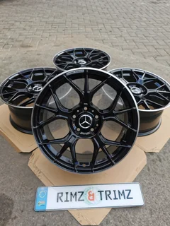 17 inch Mercedes Benz AMG Mags...