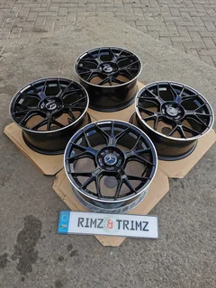 17 inch Mercedes Benz AMG Mags...