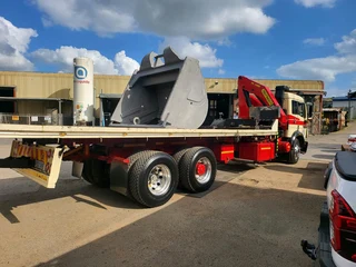 Crane truck/Rollback For HIRE