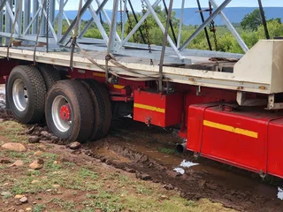 Crane truck/ Rollback hire