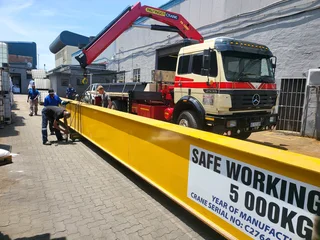 Crane truck/Rollback Hire
