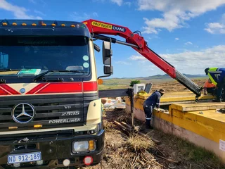 Crane truck/Rollback Hire