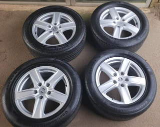 Porsche Cayenne 958 type 18 inch wheels with tyres for sale