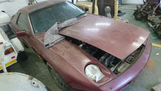 Porsche 928&#39;s stripping for part