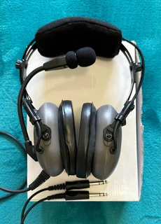 Pilot Communications USA Headset (Aviation headset)