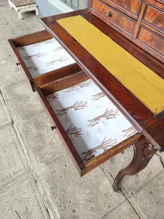 Antique French lady’s desk. Circa 1870