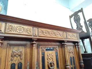 Antique oak French court/ buffet cupboard circa 19 th century