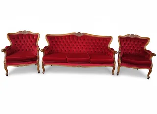 3 piece Victorian style walnut lounge set