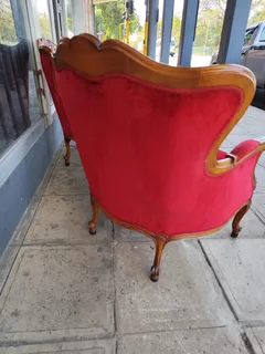 3 piece Victorian style walnut lounge set