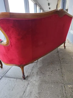 3 piece Victorian style walnut lounge set