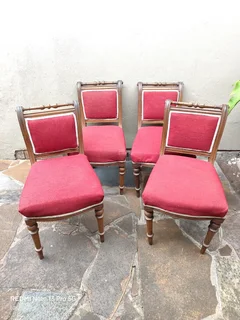 Set of 4 antique walnut dining chairs