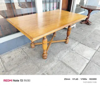 Solid oak wood 6 seater dining table