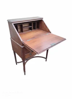 Mahogany wood writing bureau desk