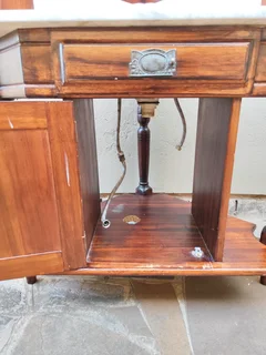 Solid saligna wood corner vanity and mirror