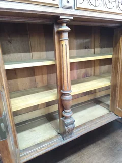 Antique French oak wood buffet/court cupb