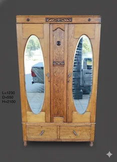 Oak wood 2 door wardrobe