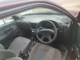 1998 Volkswagen Polo Classic 1.6 Sedan