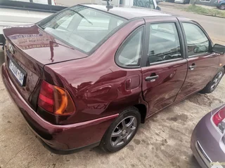 1998 Volkswagen Polo Classic 1.6 Sedan