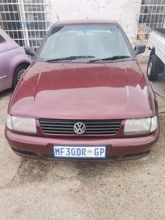 1998 Volkswagen Polo Classic 1.6 Sedan