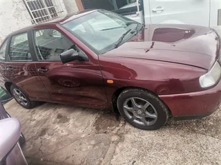 1998 Volkswagen Polo Classic 1.6 Sedan