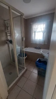 Room to Rent – Secure Complex