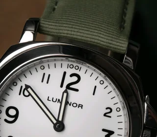 Panerai Luminor Base PAM00010 R74900