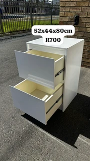 3 drawers cabinet