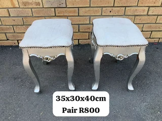 Queen Anne per side tables