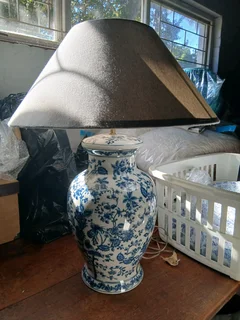 Lamp With Matching Vases