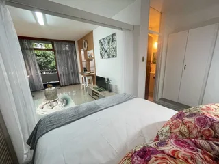 CAPE TOWN CITY CENTRE  - FULLY FURNISHED SELF CATER APARTMENT