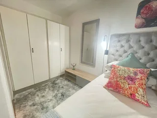 CAPE TOWN CITY CENTRE  - FULLY FURNISHED SELF CATER APARTMENT