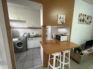 CAPE TOWN CITY CENTRE  - FULLY FURNISHED SELF CATER APARTMENT
