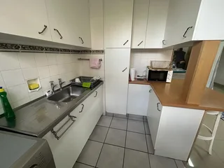 CAPE TOWN CITY CENTRE  - FULLY FURNISHED SELF CATER APARTMENT