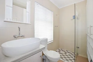 TABLE VIEW - SELF-CATER LUXURY FURNISHED ACCOMMODATION (Ts&amp;Cs)