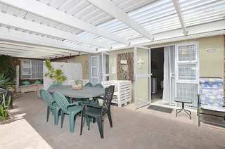 TABLE VIEW - SELF-CATER LUXURY FURNISHED ACCOMMODATION (Ts&amp;Cs)