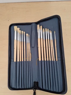 artistic paint brushes