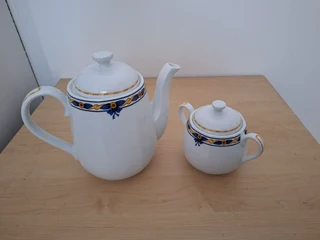 Home Tea and milk Pot