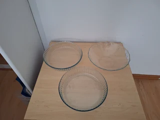 Cook , dessert platters