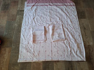 Summer bed sheet and two pillowcases