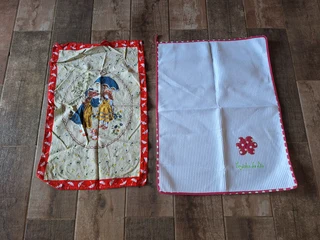 2 kitchen cloths