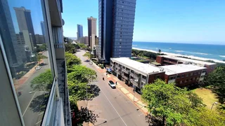 SEAVIEW FLAT IN AMANZIMTOTI FOR SALE!