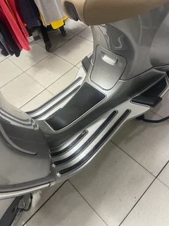 Vespa VXL 150cc 2025 model automatic scooter! Demo model with 170km on the clock