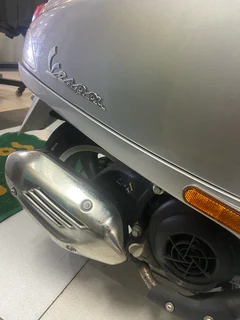 Vespa VXL 150cc 2025 model automatic scooter! Demo model with 170km on the clock