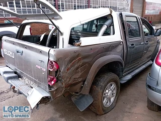 Isuzu KB250 D/Cab Manual 2012 manual 4x2 Code 4 Stripping for Spares and Parts!!