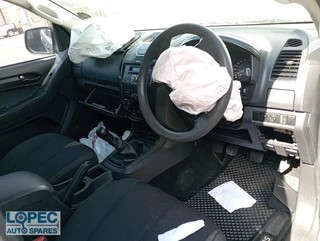 Isuzu KB250 D/cab Manual 2016 Code 3 stripping for Spares and Parts!!