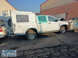 Isuzu KB250 (4JK1) manual 2019 model code 4 (Double Cab) stripping for Spares and Parts!!